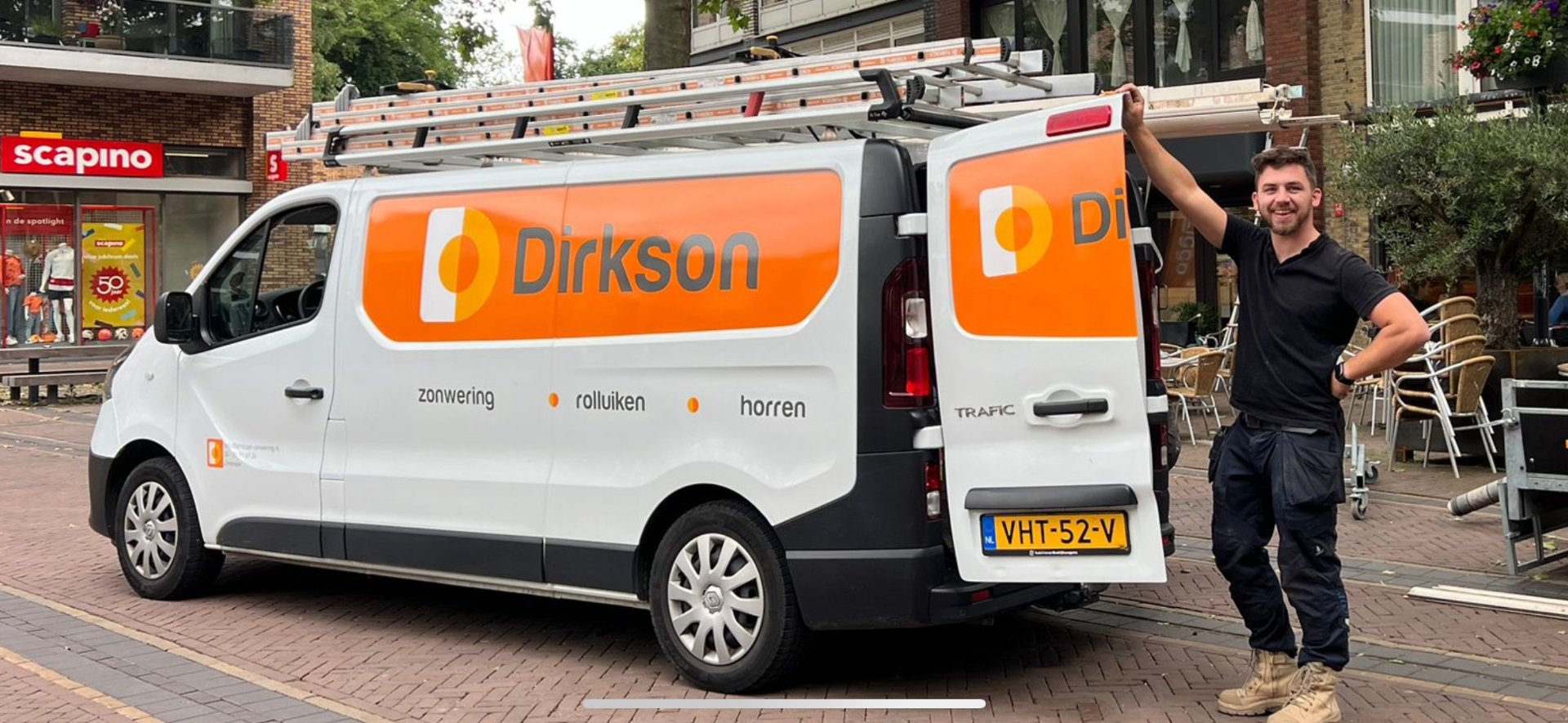 Dirkson servicewagen met medewerker